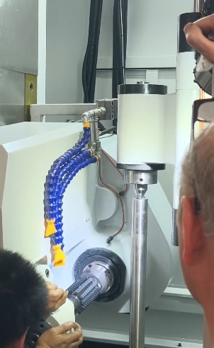 gear-hobbing-machine