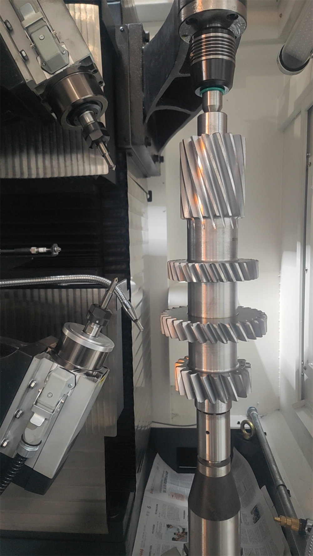 gear-chamfering-machine