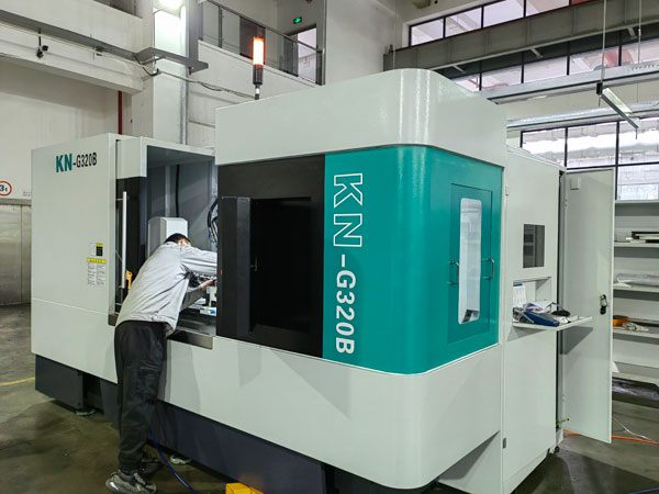 gear grinding machine